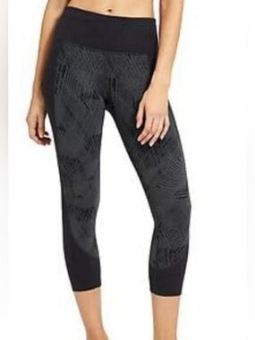 Athleta Women’s Black, Gray Palm Salutation Compression Capri leggings, Small